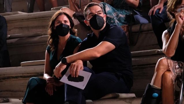 Στο Ηρώδειο Τσίπρας - Μπαζιάνα: Παρακολούθησαν τον &quot;Προμηθέα Δεσμώτη&quot; με τον Στάνκογλου