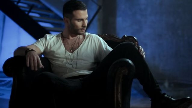 Αλέξανδρος Μίρτος: Δείτε το νέο του video clip για το τραγούδι-συνεργασία με τον Stan