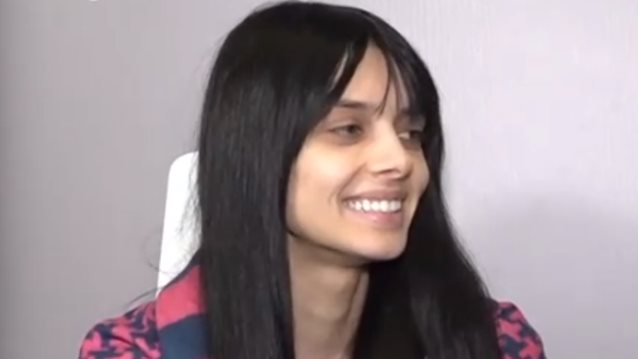 Η αντίδραση της Άννας Μπεζάν όταν ρωτήθηκε για το ενδεχόμενο γάμου με τον Δημήτρη Παππά