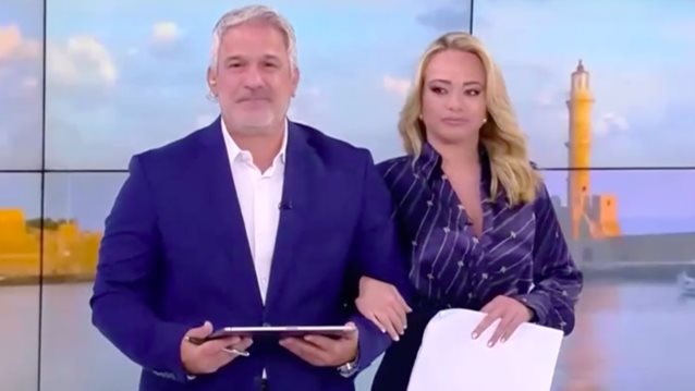 Ο Σπύρος Χαριτάτος υποδέχτηκε με χειροφίλημα τη Χρύσα Φώσκολου στο &quot;Τώρα Μαζί&quot;