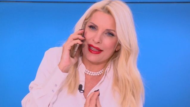 Ελένη Μενεγάκη | Δέχθηκε on air τηλεφώνημα από τον Άγγελο Λάτσιο