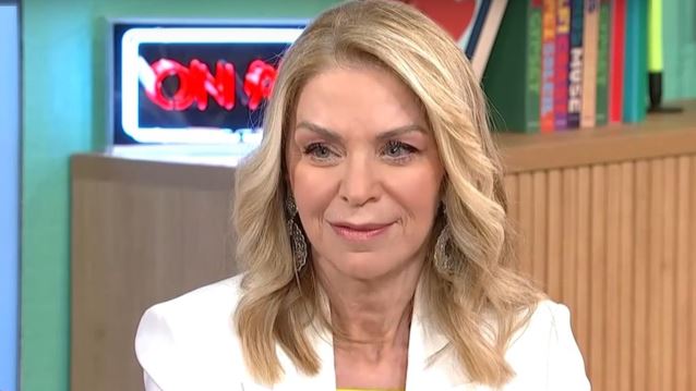 Έλλη Στάη: Έμεινα παγωτό όταν μου το είπε αυτό ο Καραμανλής - Είχα "ανέβει επάνω ψηλά"