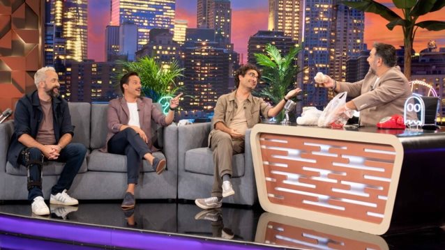 Φισφής, Μακαλιάς &amp; Ρούμπος ξεκαθαρίζουν για την σάτιρα: &quot;Δε ρίχνεις μπουνιές προς τα κάτω αλλά προς τα πάνω&quot;