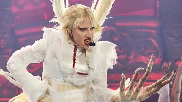 Lady Gaga | Οι θεατρικές εμφανίσεις και ο σχεδιαστής που τίμησε στο Coachella 2025