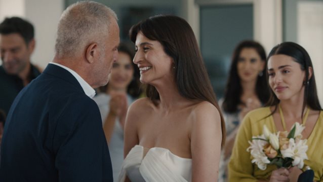 Ηχηρή αποχώρηση από τη "γη της Ελιάς"