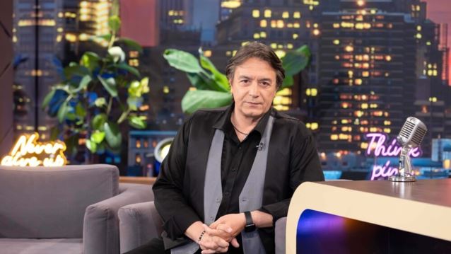 Γιάννης Κότσιρας: "Το να επιβιώνεις σε αυτή τη θαυμάσια χώρα τελικά γίνεται από θαύμα"