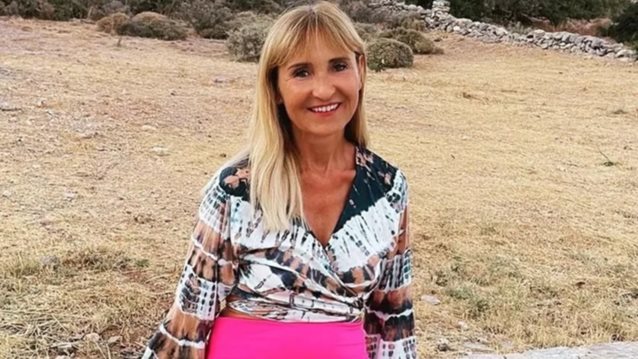 Η Μάρα Ζαχαρέα σε γνωστή παραλία της Πάρου | Φόρεσε το μπικίνι που αναδεικνύει το μαύρισμά της