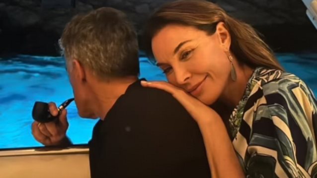 Τατιάνα Στεφανίδου &amp; Νίκος Ευαγγελάτος διακοπές στη Ζάκυνθο - Τα εντυπωσιακά πλάνα