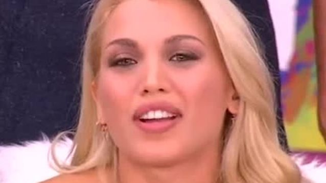 Κωνσταντίνα Σπυροπούλου: Η πρεμιέρα της εκπομπής με τις «διάσημες» ευχές και τα πρώτα λόγια της παρουσιάστριας