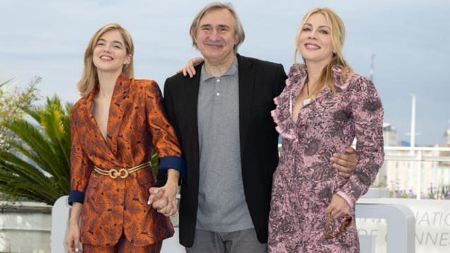 Κάννες 2022 | Τι φόρεσαν οι πρωταγωνίστριες της ελληνικής ταινίας "Dodo" στην πρεμιέρα