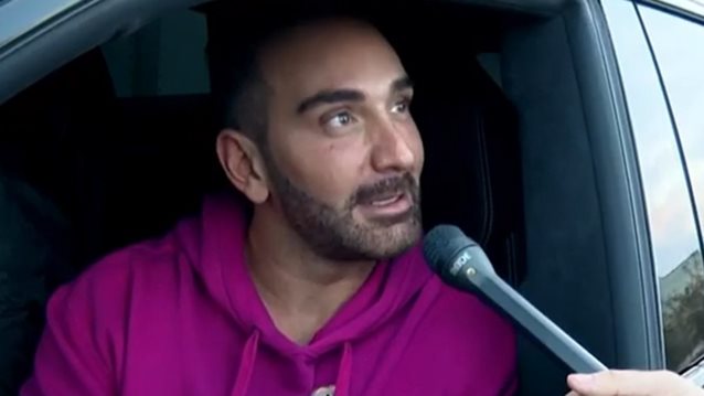 O Νίκος Κοκλώνης βάζει τέλος στη διαμάχη με το Mega: &quot;Είμαστε μια χάρα, το αγαπώ πολύ! Είναι όλα τέλεια&quot;