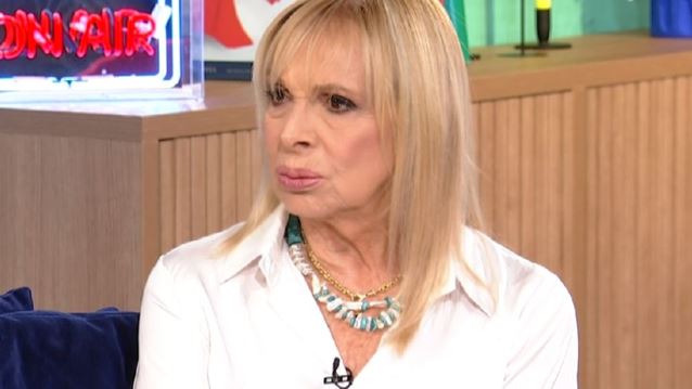 Άννα Φόνσου: Η κόρη μου είναι κούκλα - &quot;Τη μύτη, μήπως να την κάνουμε λίγο πιο έτσι;&quot; της λέω