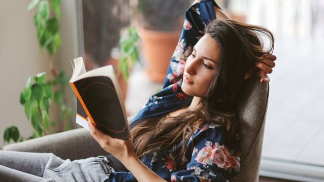 30 ιδέες για τις ημέρες που #menoumespiti: Πώς να έχεις καλή διάθεση εν μέσω καραντίνας