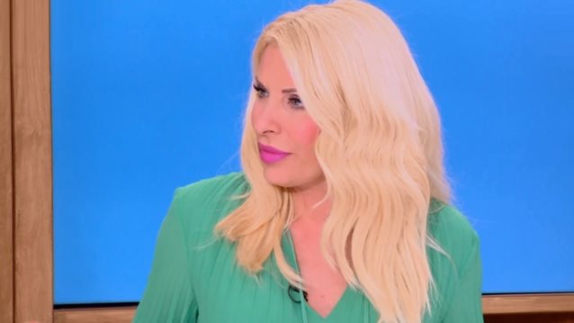 Η Ελένη Μενεγάκη &quot;ασπίδα&quot; για την Άντζελα Δημητρίου: &quot;Ας δείξουμε λίγο διακριτικότητα σε ό,τι αφορά τη ζωή της&quot;