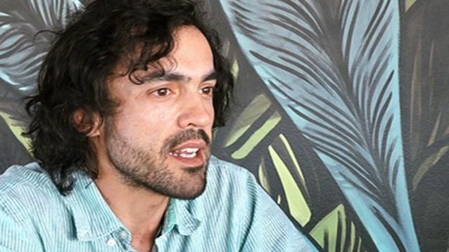 Δημήτρης Κουρούμπαλης: O λόγος που βρέθηκε εκτός «Πολυκατοικίας» τελευταία στιγμή &amp; η σπάνια αναφορά στην προσωπική του ζωή