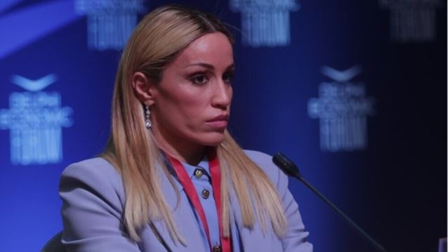 Η εξομολόγηση της Καρολίνας Πελενδρίτου: Μέχρι τα 9 μου έβλεπα κανονικά, αλλά δεν το θυμάμαι