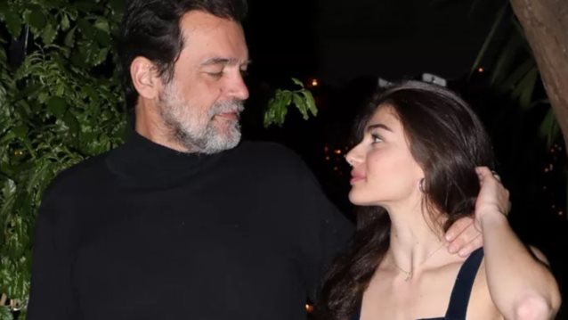 Κωνσταντίνος Καζάκος | Αγκαλιά με την 23χρονη σύντροφό του σε νέα έξοδό τους στη Γλυφάδα