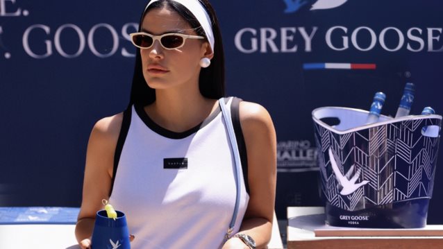 Η Χριστίνα Μπόμπα στο Navarino Challenge απολαμβάνοντας Grey Goose