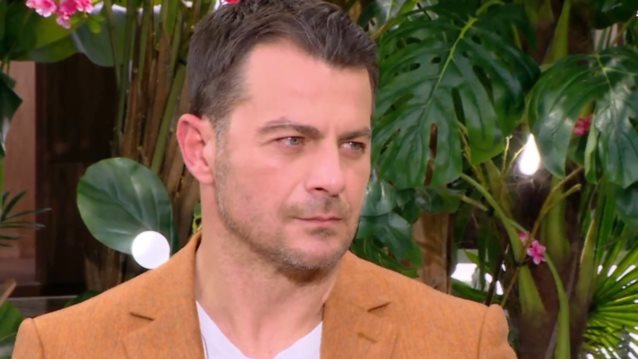 Ο Γιώργος Αγγελόπουλος πρώτη φορά για τη μητέρα του: &quot;Έπρεπε να  να είμαι πέρα δώθε στο νοσοκομείο παίζοντας έναν ρόλο&quot;