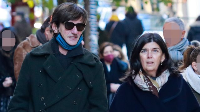 Σε σπάνια δημόσια εμφάνιση ο Θοδωρής Κουτσογιαννόπουλος με τη σύζυγό του