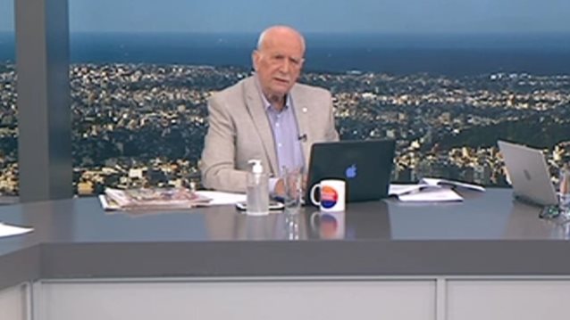 Γιώργος Παπαδάκης | Τηλεθεατής τον αποκάλεσε &quot;σκουλήκι περιπτερά&quot; | Δείτε πως του απάντησε