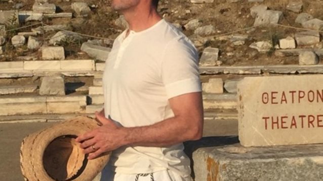 Hugh Jackman: Σαν άλλος Έλληνας θεός αποχαιρέτησε την Ελλάδα!