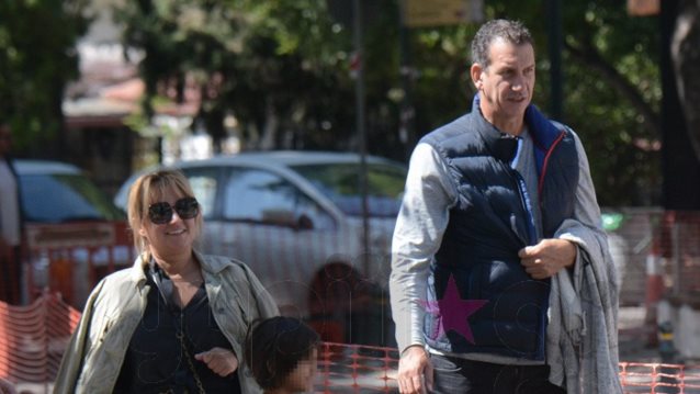 Νάνσυ Ζαμπέτογλου &amp; Νάσος Γαλακτερός: Βόλτα με την κόρη τους στην Κηφισιά! Δείτε όλα τα στιγμιότυπα