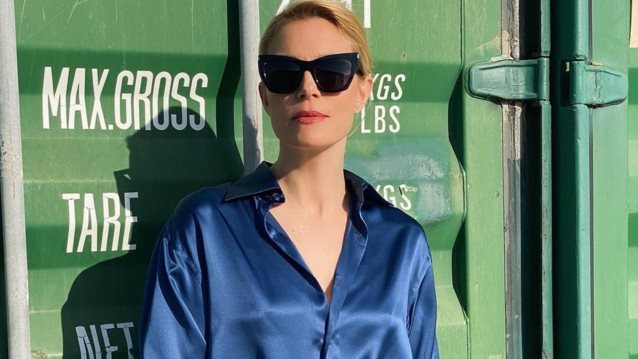 H Βίκυ Καγια φόρεσε το ιδανικό φόρεμα για το γραφείο από το Mango