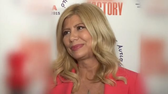 Η αντίδραση της Ζήνας Κουτσελίνη όταν ρωτήθηκε για την τηλεοπτική πρόταση από τον ΑΝΤ1