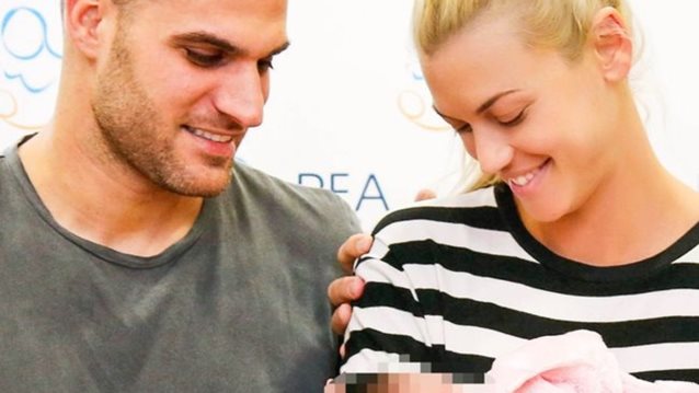 Βάσω Κολλιδά: Με άψογη σιλουέτα λίγες μέρες μετά τη γεννά