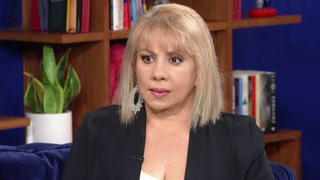 Άννα Αδριανού: "Ο πατέρας μου πέθανε στα χέρια μου. Ακόμα με πονάει"