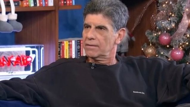 Γιάννης Μπέζος: "Δεν με εντυπωσιάζει τίποτα πλέον - Όλα αυτά γίνονται γιατί πιστεύουμε ότι είμαστε ανεξέλεγκτοι, και ως ένα σημείο είμαστε"