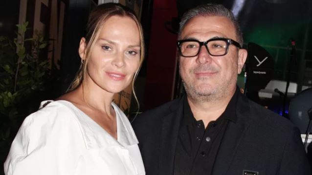 Υβόννη Μπόσνιακ &amp; Αντώνης Ρέμος σε ραντεβού για δύο | Η νέα κοινή εμφάνιση στο κέντρο της Γλυφάδας