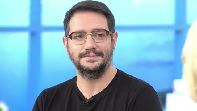 Ο Παύλος Χάππιλος εξομολογείται: "Είμαι τυχερός που με αγαπάνε οι γονείς μου, ξέρω gay παιδιά που δεν τους μιλάνε"