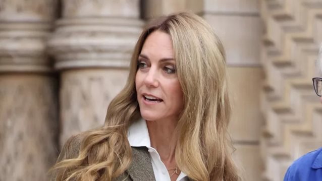 Η Kate Middleton λύνει το μυστήριο με τα ξανθά της μαλλιά | Τι αποκάλυψε για την αμφιλεγόμενη αλλαγή