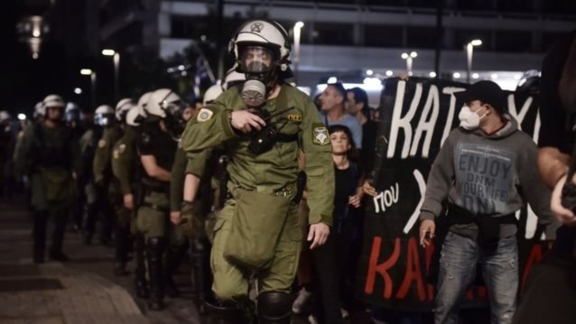 Ν. Ηράκλειο: Εξιτήριο για την 16χρονη - "Μου είπε ότι ξυλοκοπήθηκε από αστυνομικούς της ΟΠΚΕ", λέει η γιατρός της