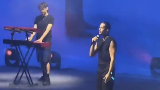 Ο Mahmood στη σκηνή των MAD VMA 2024