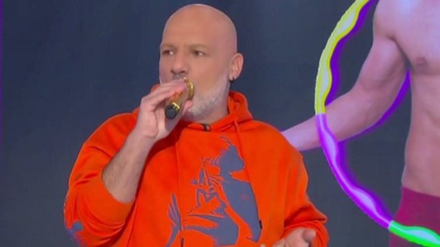 Ο Νίκος Μουτσινάς σε μία ατάκα όλο νόημα για τη σχέση της Δανάης Μπάρκα &amp; του Τίμου Ζαχαράτου