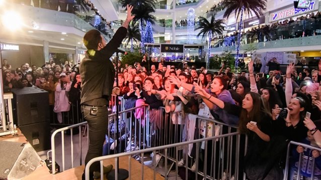 Christmas Live Stage: Ο 92,3 Λάμψη υποδέχθηκε τα Χριστούγεννα στο Athens Metro Mall με τον Stan και τον Στέλιο Λεγάκη