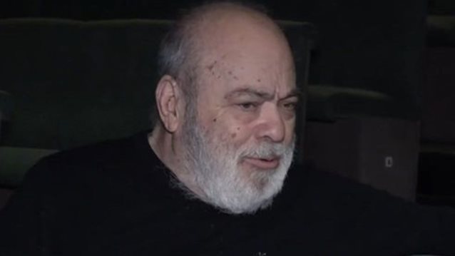 Χρήστος Βαλαβανίδης: &quot;Έβγαλε το μόριο του και το ακούμπησε στα χέρια της συμπρωταγωνίστριάς του&quot;