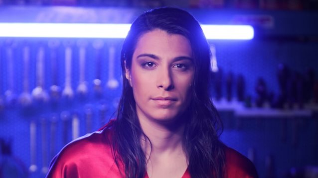 Η Τζένη Γεωργιάδη τραγουδά το &quot;Κρύψου&quot; μαζί με τους ONIRAMA