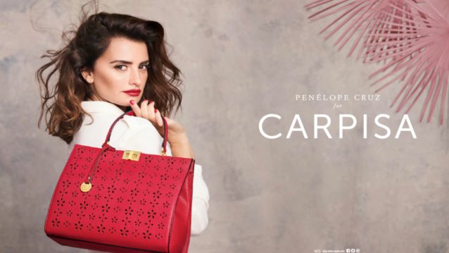 Penelope Cruz: Μαζί με την αδερφή της, Monica, αποκαλύπτουν άλλη μία εκπληκτική capsule συλλογή για την Carpisa