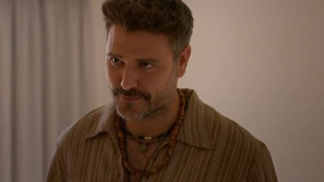 &quot;Ο πιο όμορφος του σύμπαντος&quot; | Ξετρελάθηκε το κοινό του &quot;X&quot; με τον Μιχάλη Λεβεντογιάννη στο Hotel Elvira