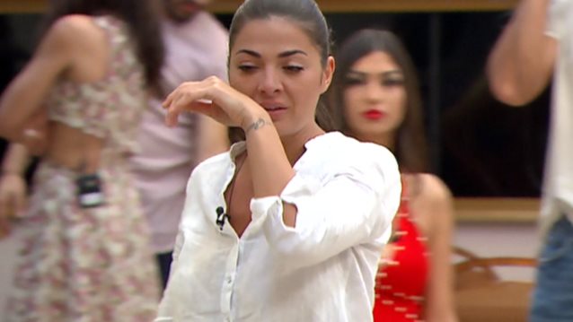 Άννα Λορένη: Αποχώρησε από το Power Of Love! Το ξέσπασμα του Παναγιώτη &amp; τα δάκρυα των συμπαικτών της