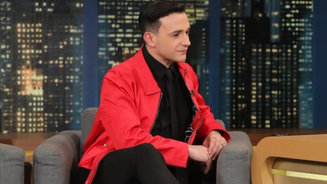 Στέφανος Δημουλάς: Η καριέρα στη Βασιλική Όπερα του Λονδίνου, το bullying &amp; το εξώφυλλο σε gay περιοδικό με τον πατέρα του