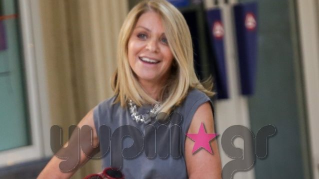 Έλλη Στάη: Η σπάνια δημόσια εμφάνιση στο κέντρο της Αθήνας! Όλες οι φωτογραφίες