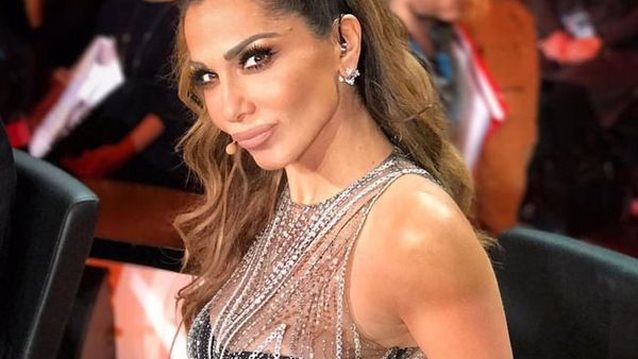 Δέσποινα Βανδή: Στο πάτωμα… μετά από έξι παραστάσεις και ένα live