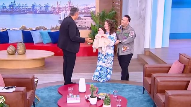 Ο Μαυρίκιος Μαυρικίου και Ιλάειρα Ζήση μαζί με το μωρό τους στο &quot;Πρωινό&quot;