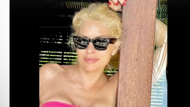 Η Ελένη Μενεγάκη φωτογραφίζεται σχεδόν άβαφη και είναι το απόλυτο #summergoals