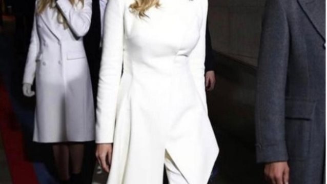 Ivanka Trump: Λαμπερή και εντυπωσιακή στην ορκωμοσία του πατέρα της